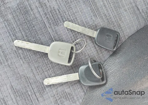 2004 Honda Cr-V Lx z USA, uszkodzony, nr VIN JHLRD78484C013453